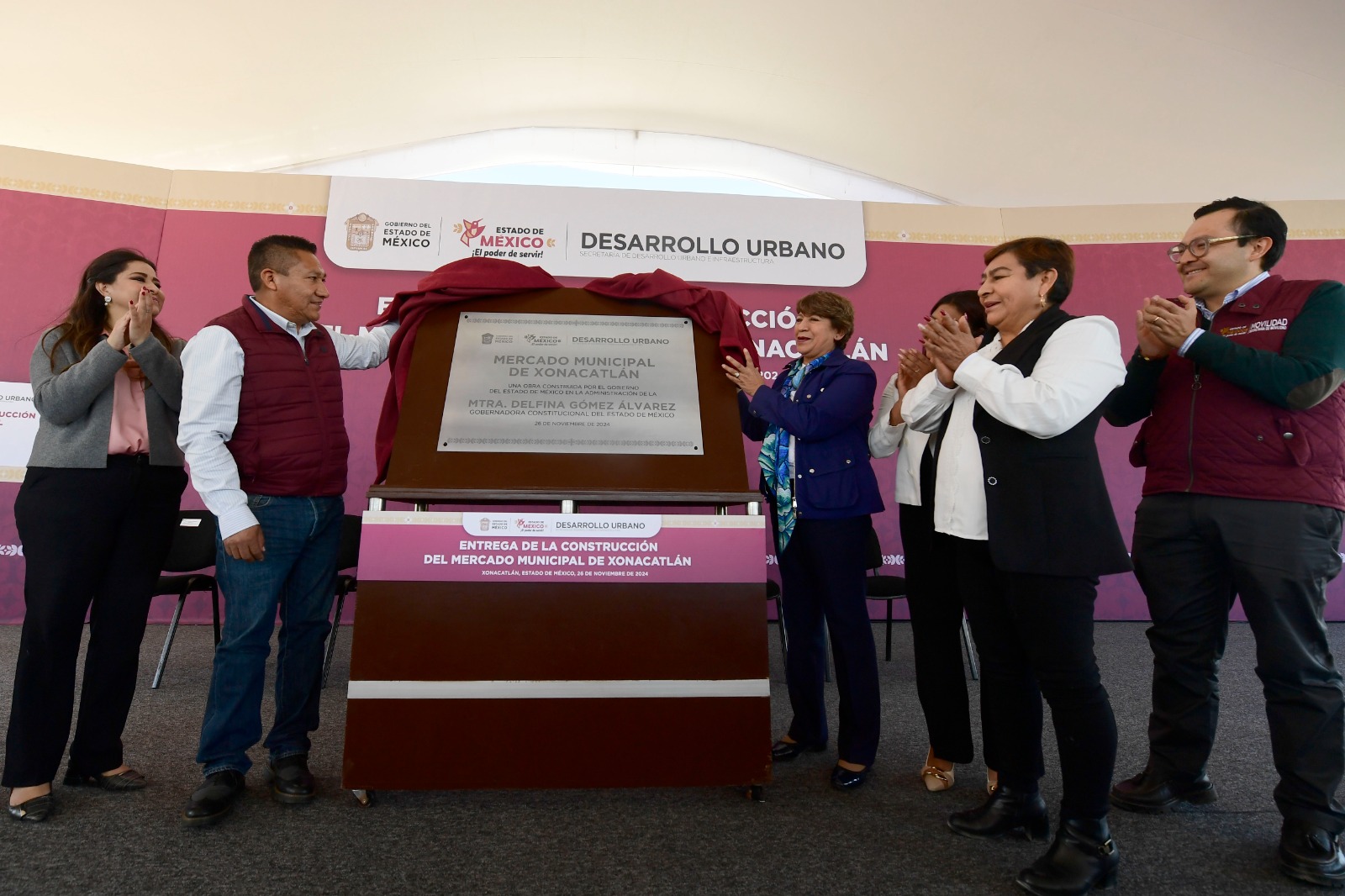 La Gobernadora Delfina Gómez inaugura el nuevo Mercado Municipal en Xonacatlán.