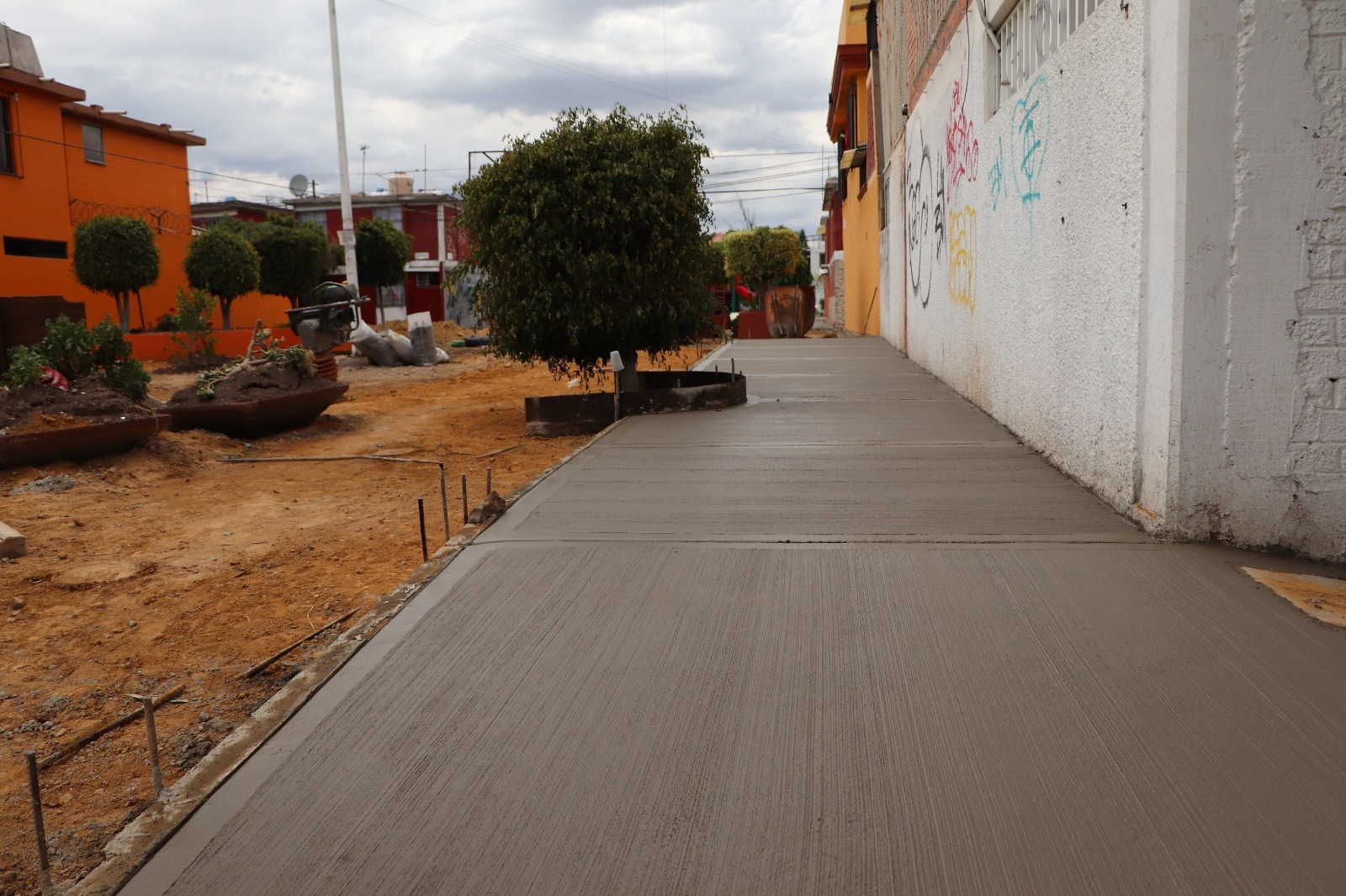 Infraestructura renovada y segura para que las mujeres transiten libres de violencia.