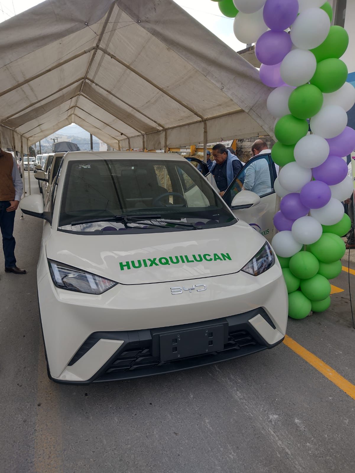 Nuevos taxis eléctricos operando en el municipio de Huixquilucan.