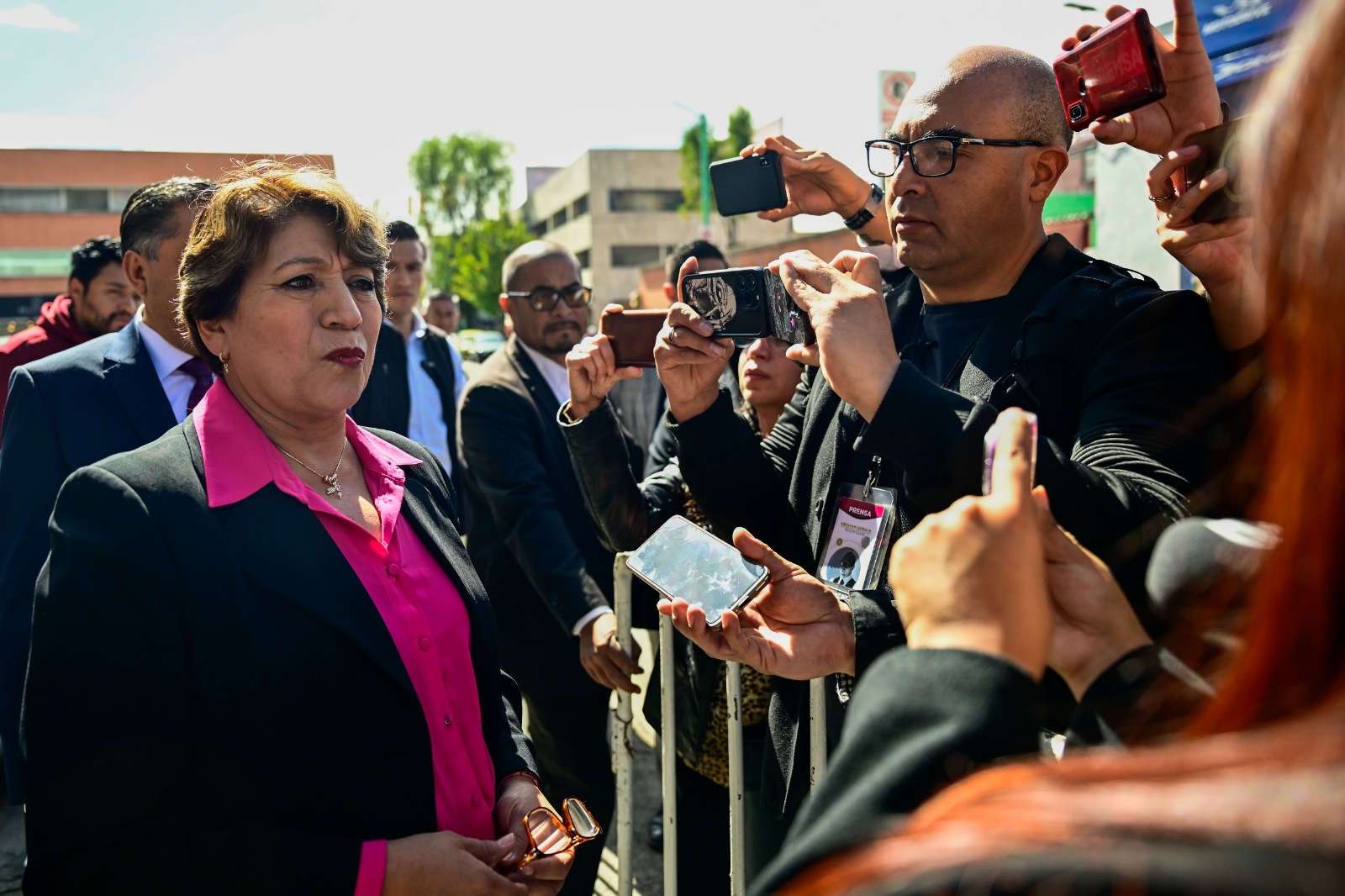 Gobernadora Delfina Gómez supervisa estrategias para proteger a jóvenes y combatir la inseguridad.