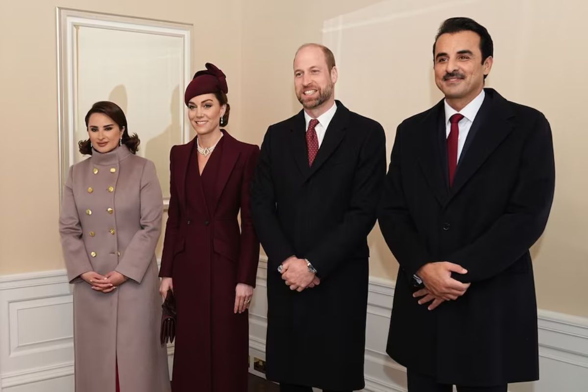 La princesa Kate y el príncipe William reciben al emir de Catar en el Palacio de Kensington durante una visita de Estado.