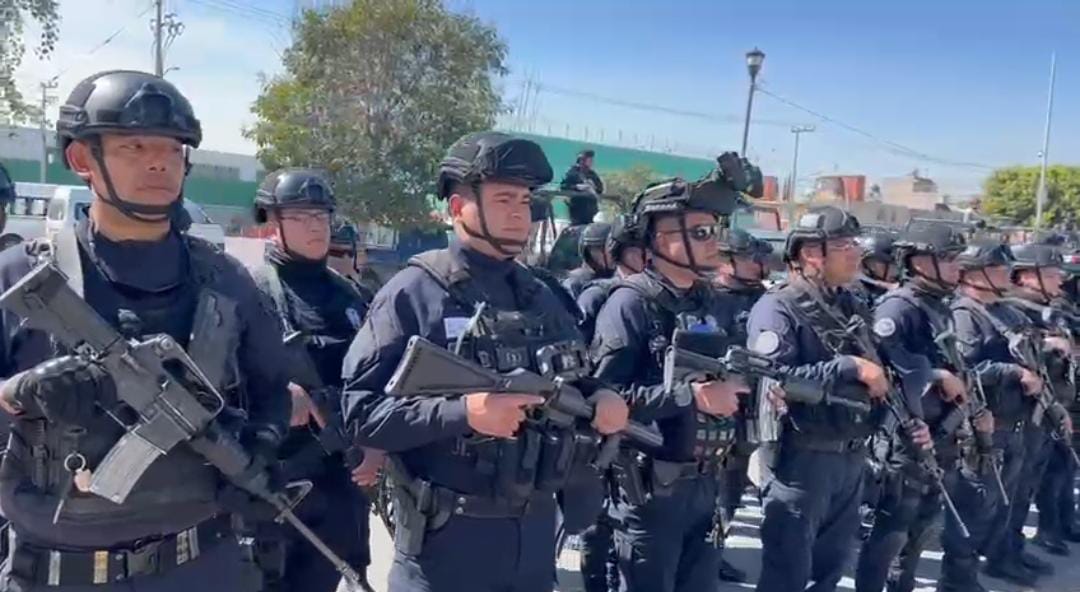 Elementos de seguridad recorren colonias y barrios para prevenir delitos.