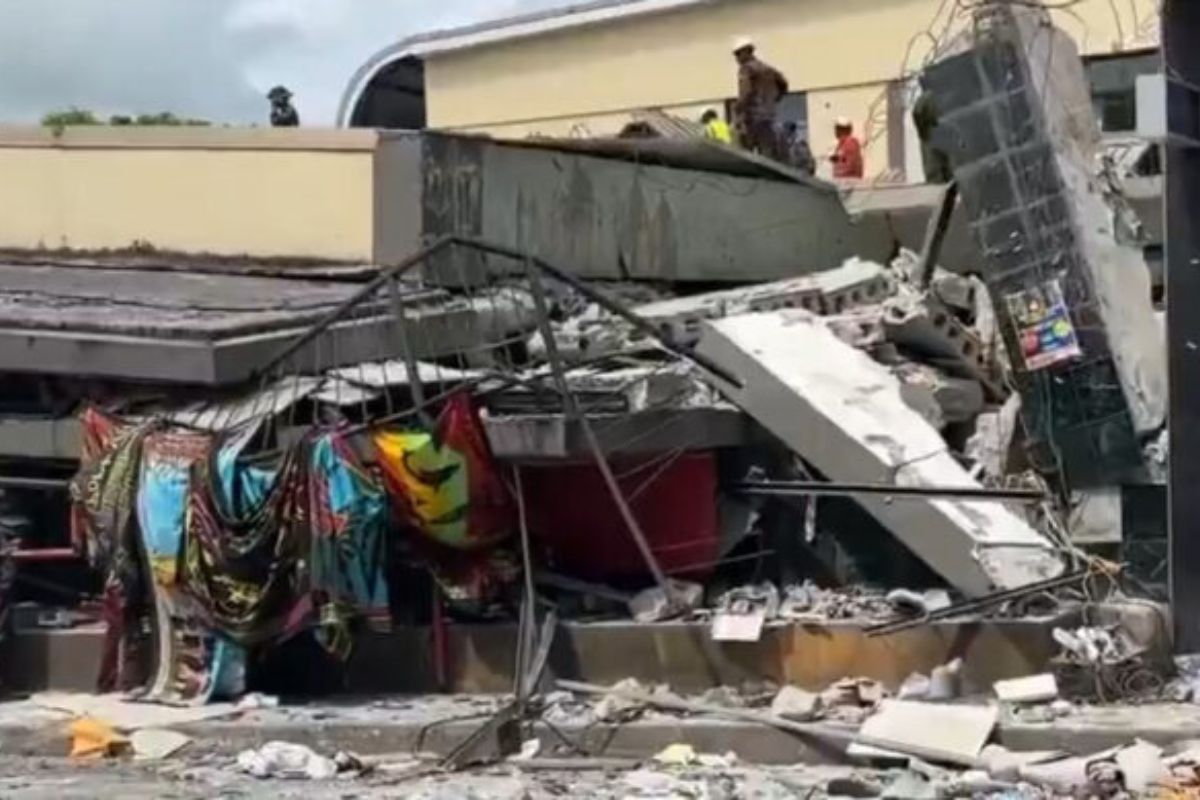 Habitantes de Vanuatu describen escenas de caos y destrucción mientras las autoridades evalúan los daños tras el terremoto.