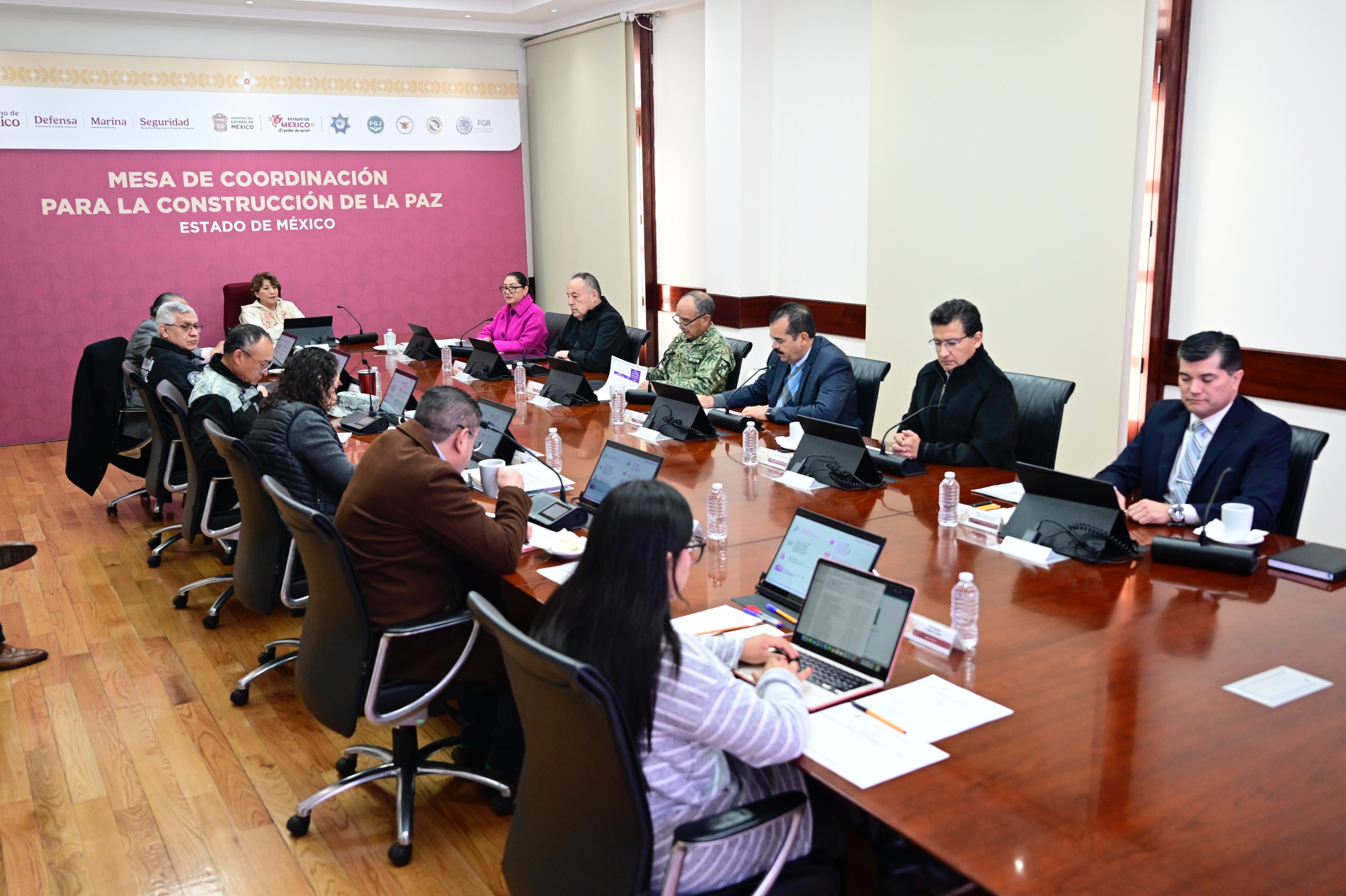 Representantes del Gobierno estatal y federal coordinan esfuerzos en la Mesa de Construcción para la Paz.
