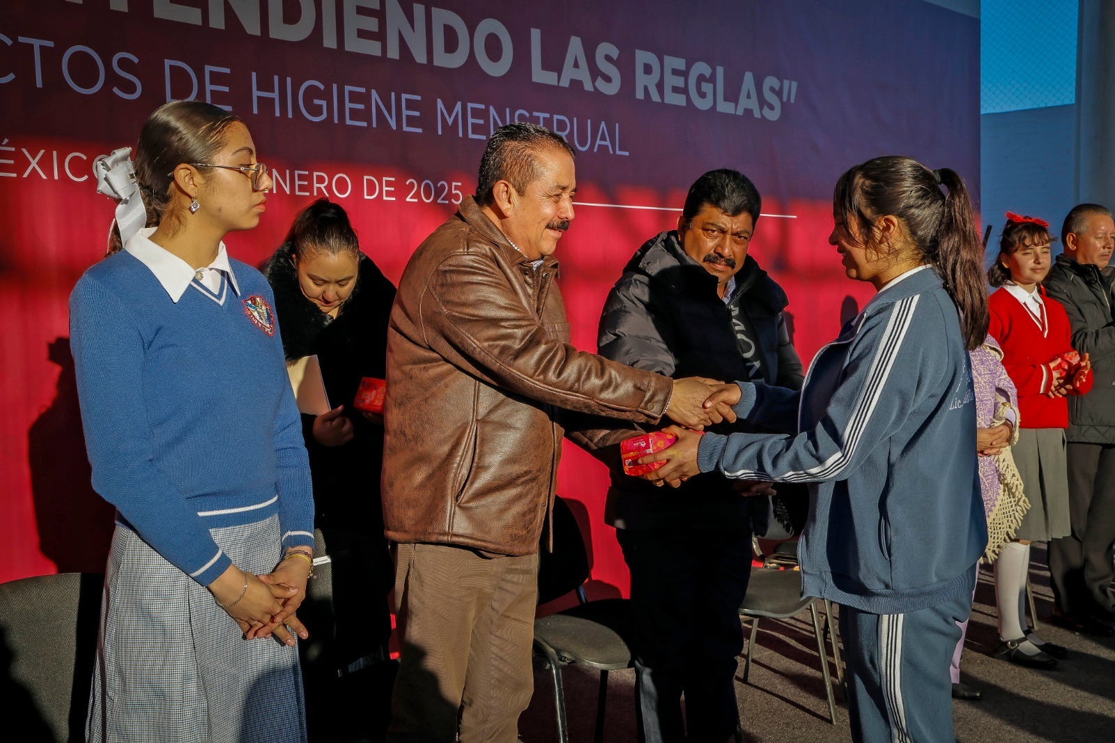 El programa busca garantizar que ninguna niña o adolescente falte a la escuela por no tener toallas sanitarias para su higiene menstrual.