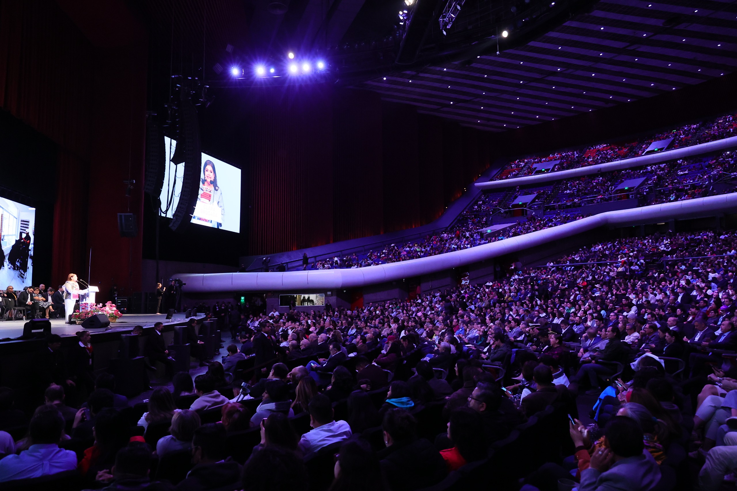 Auditorio Nacional lleno durante el Informe de 100 días de Clara Brugada.