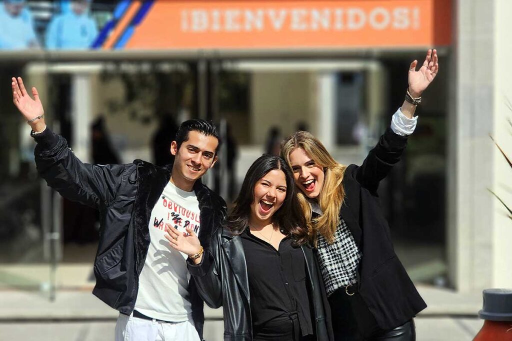 Integrantes de Fesal de la Universidad Anáhuac Querétaro fungen como guía y acompañamiento para alumnos de nuevo ingreso