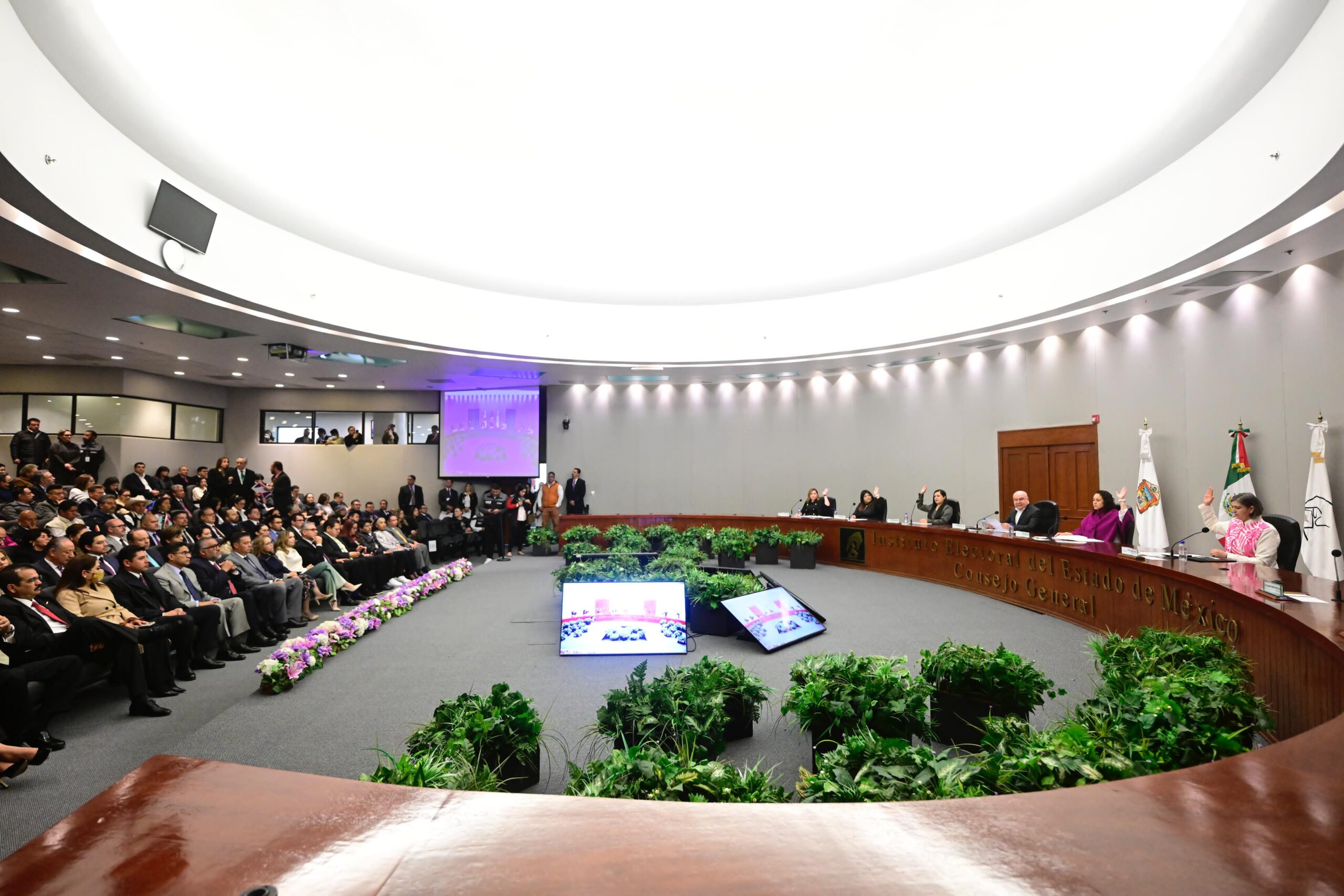 Coordinación entre autoridades locales y federales para garantizar la seguridad en el proceso electoral judicial.