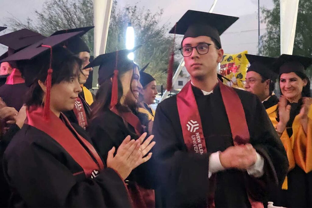 La generación 2024 de la New Element University se graduó frente a todos sus familiares en una emotiva ceremonia