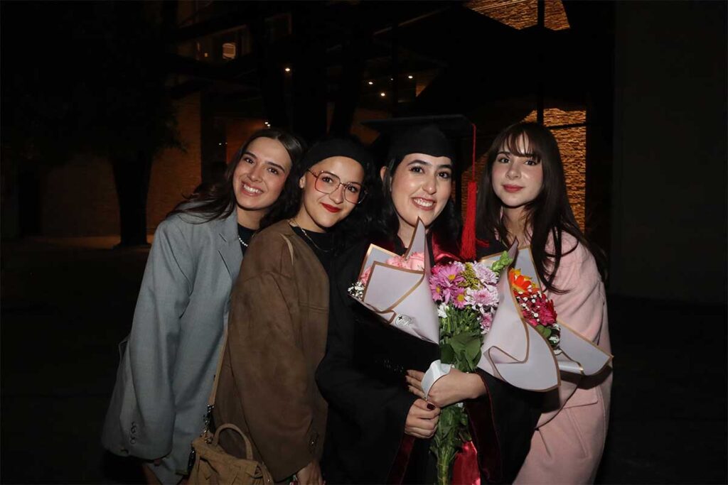 La generación 2024 de la New Element University se graduó frente a todos sus familiares en una emotiva ceremonia