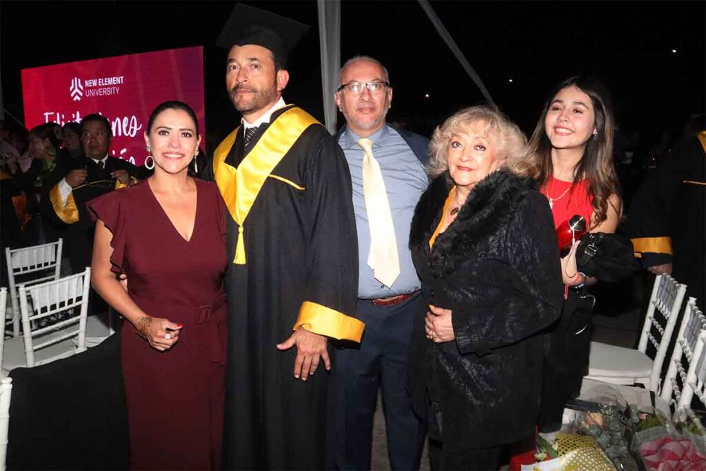 La generación 2024 de la New Element University se graduó frente a todos sus familiares en una emotiva ceremonia