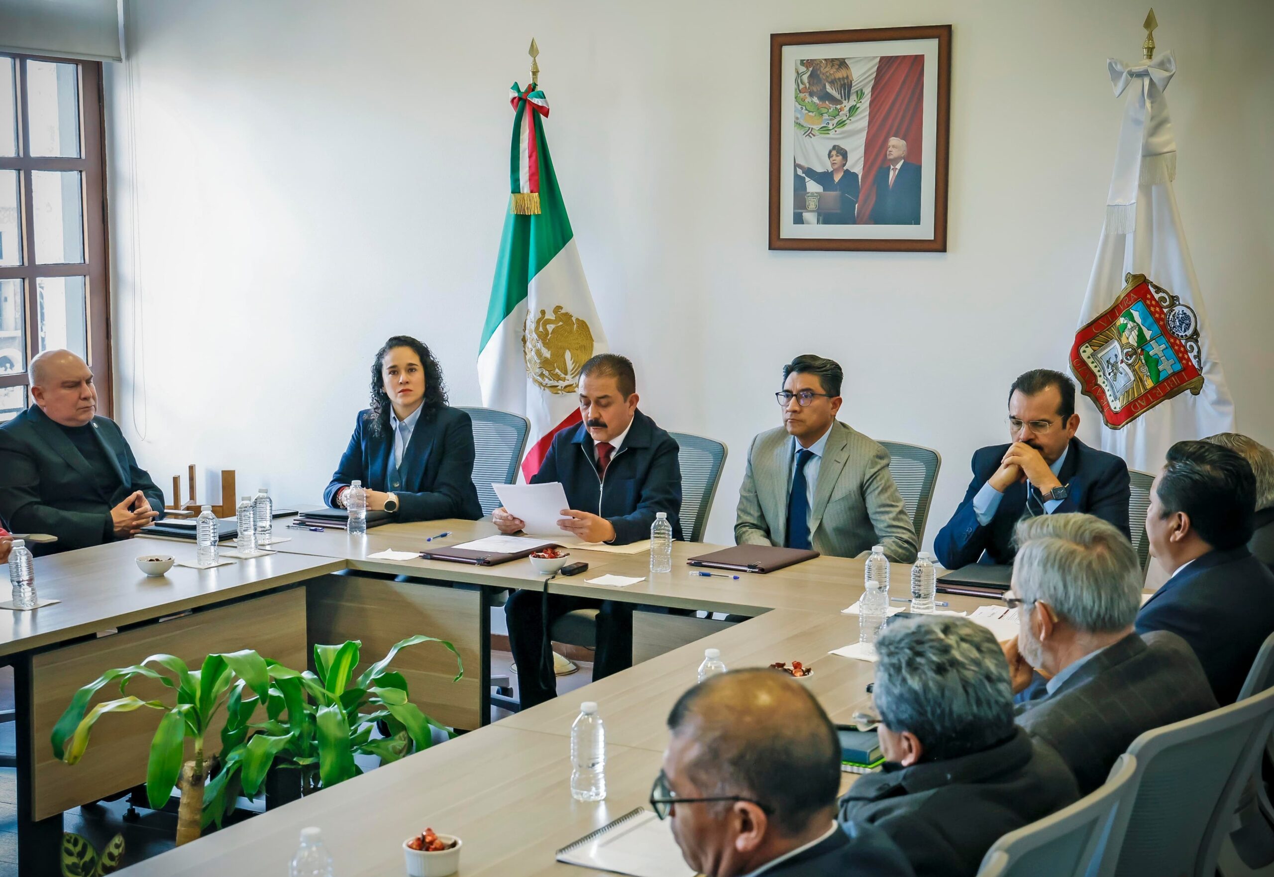 Funcionarios del INE y IEEM preparan la logística electoral para la histórica jornada del 1 de junio.