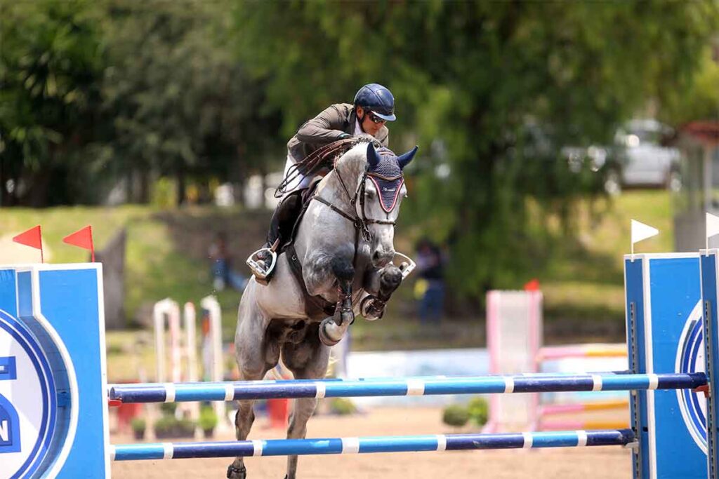 La tercera fecha del concurso de salto ecuestre de la FEEQ se realizó con mucho nivel