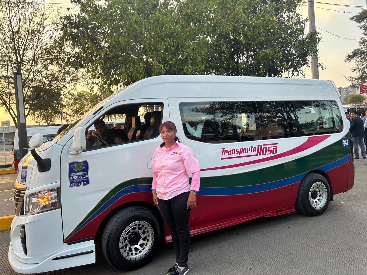 Conductoras capacitadas garantizan un servicio confiable.