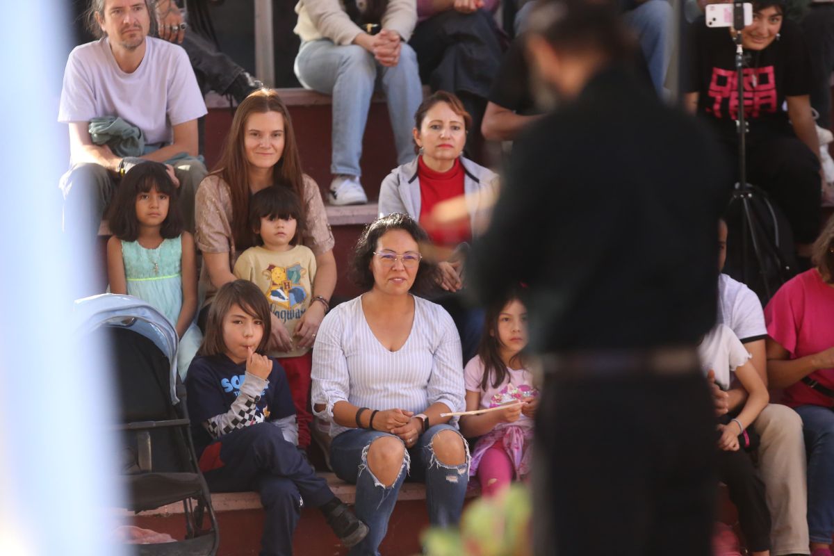 Un tributo lleno de vida: 'Naranjas, Dulces, Limón Partido' cautiva el MET