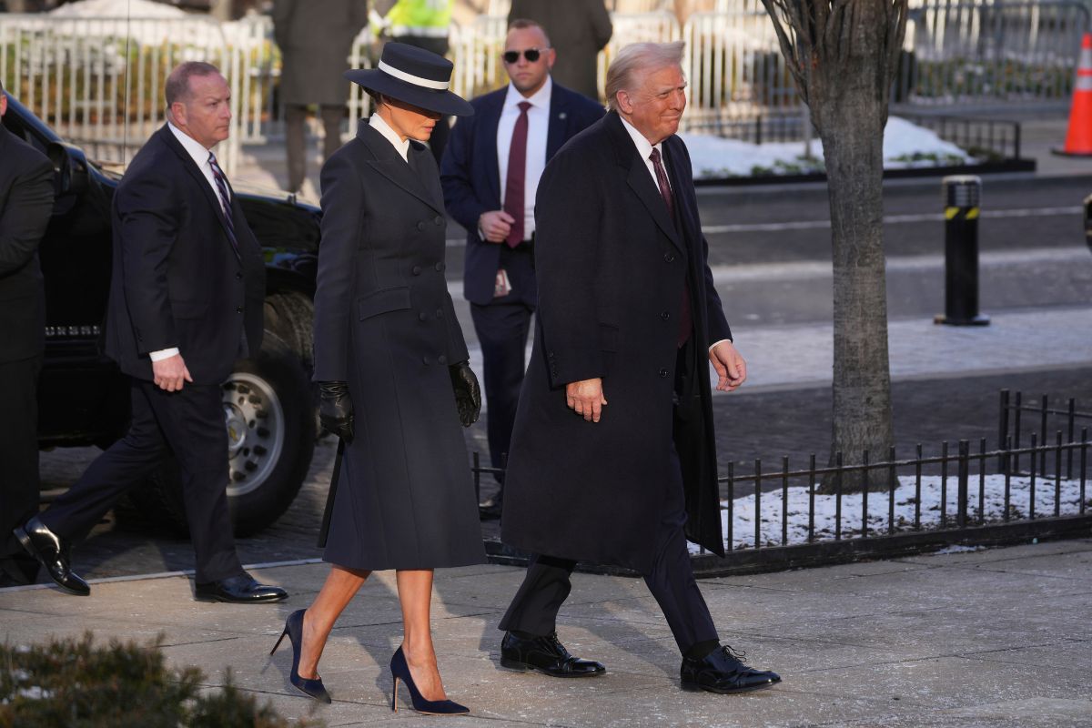 Donald Trump y su esposa Melania arriban a un servicio religioso en la iglesia Episcopal de San Juan en Washington. / Foto: AP.