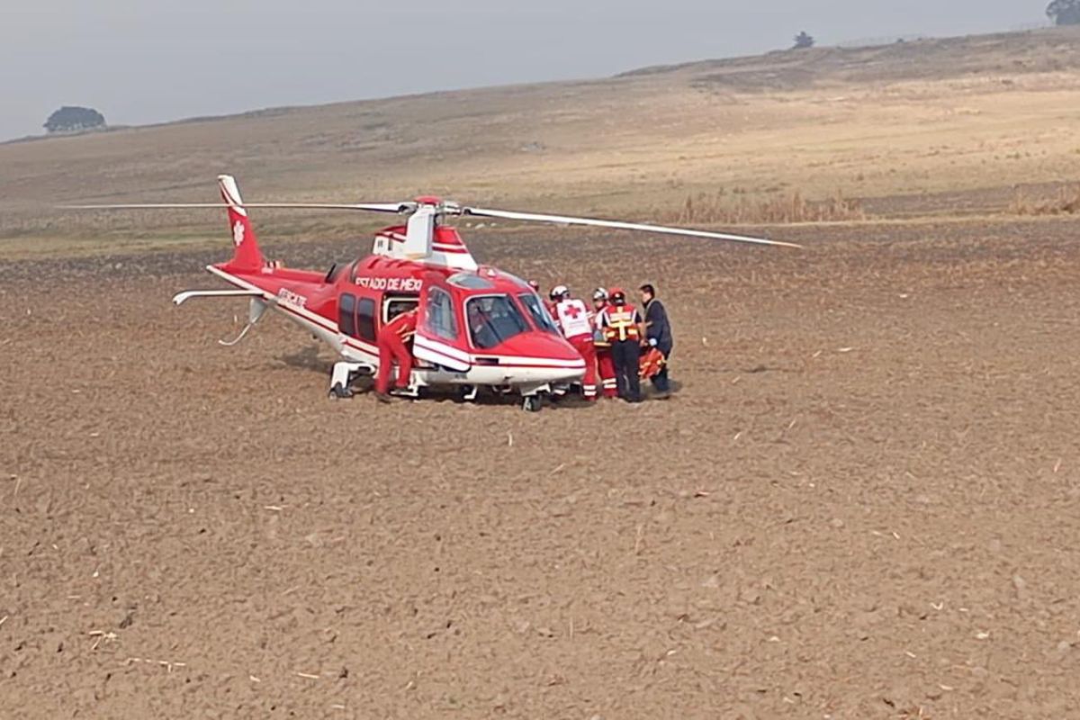 El helicóptero del Grupo Relámpagos traslada a un herido grave.