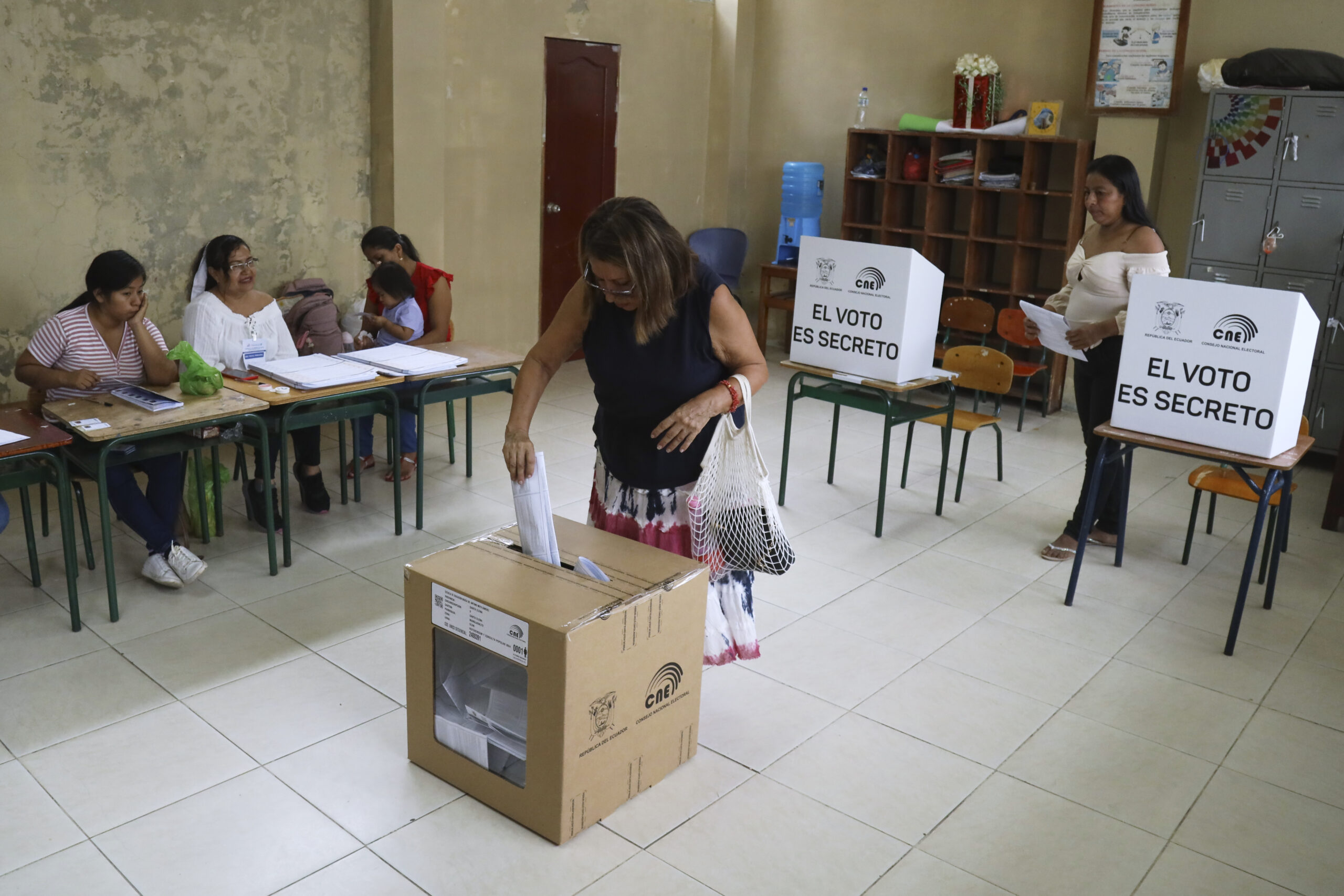 El país espera los resultados en medio de una profunda crisis de violencia y economía. Foto: AP