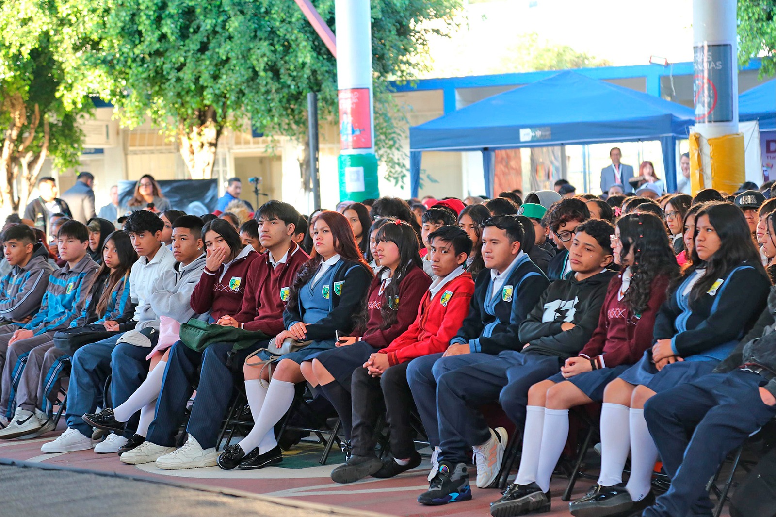 Estudiantes reciben información clara y oportuna para construir un futuro libre de drogas.