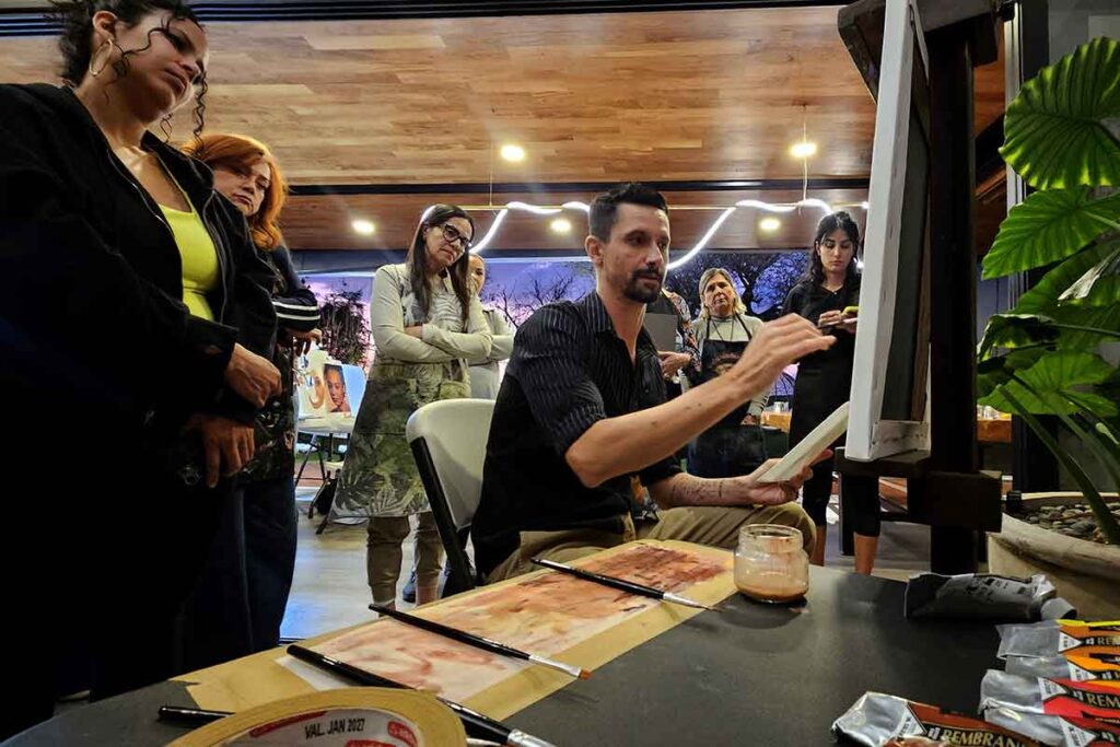 El artista brasileño Fabiano Millani ofreció un workshop en Querétaro
