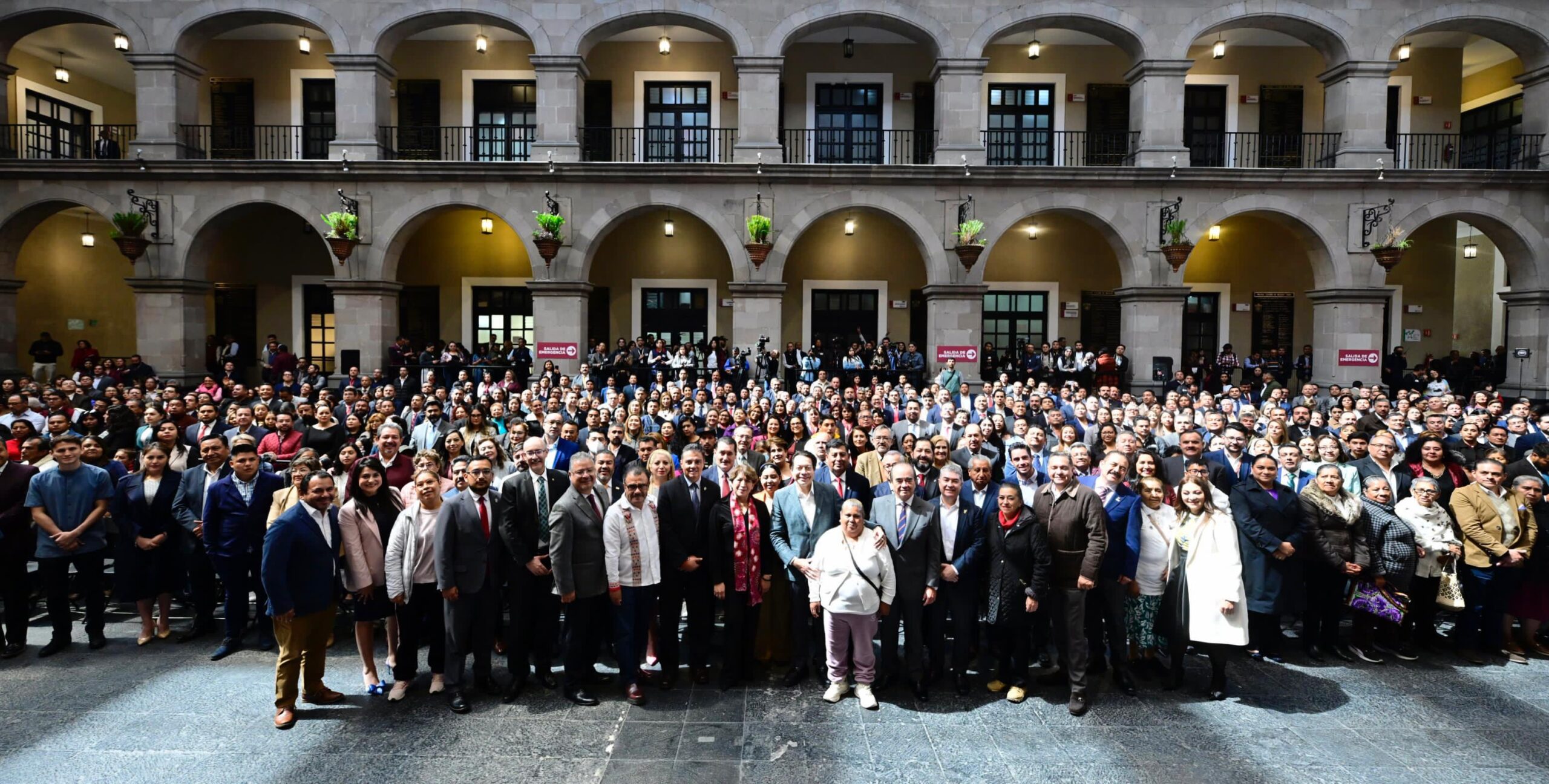 Con este acuerdo, el Estado de México buscará alfabetizar a 150 mil personas en 2025.