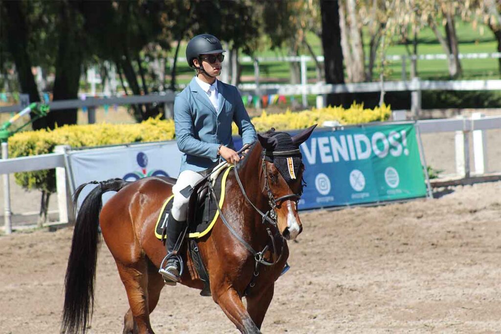 Inicia el campeonato de salto ecuestre de la FEEQ 2025 con la jornada 1
