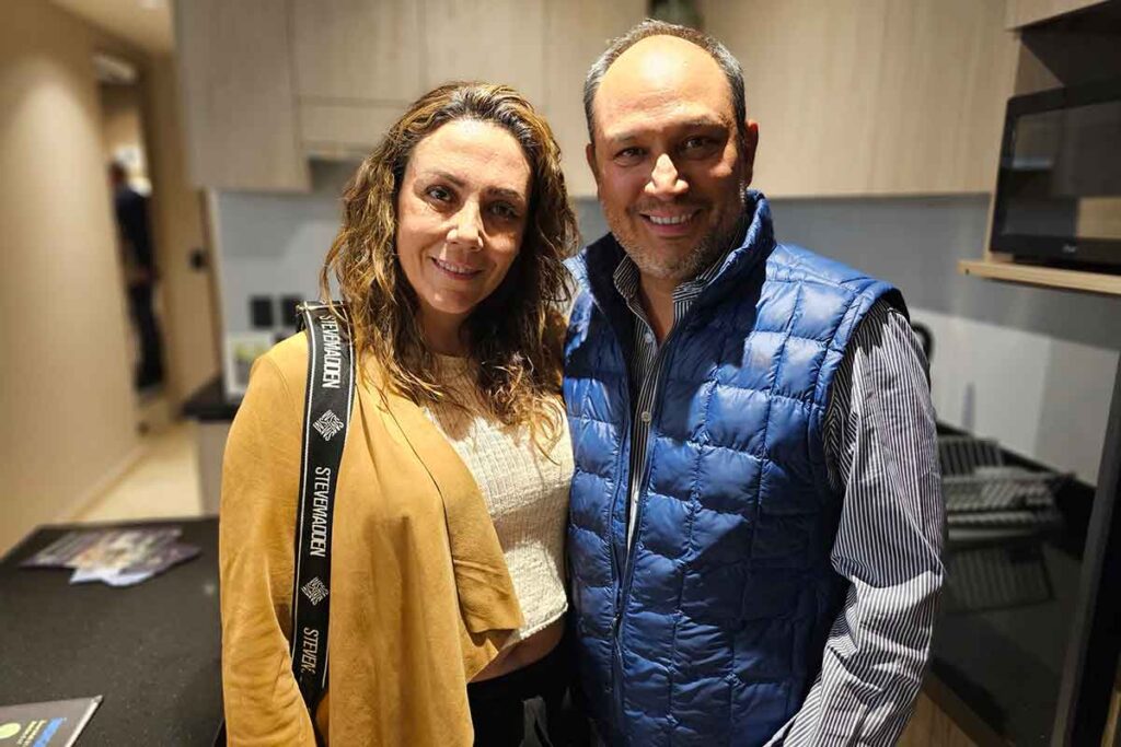 Directivos y clientes asistieron al showroom del nuevo desarrollo inmobiliario llamado Yconia