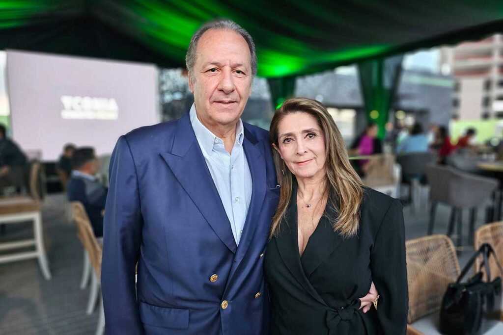 Directivos y clientes asistieron al showroom del nuevo desarrollo inmobiliario llamado Yconia