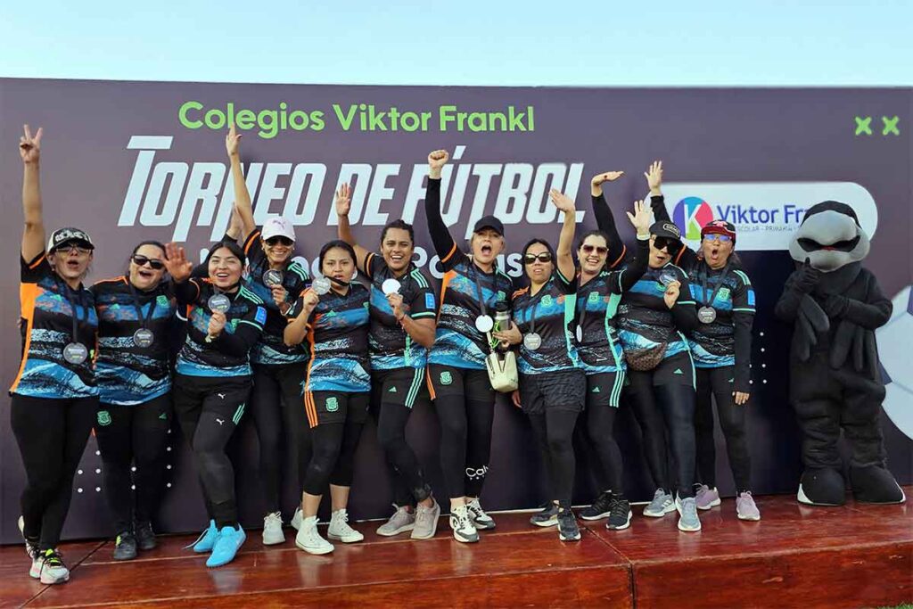Padres de familia disfrutaron del primer torneo de fútbol Mamás y Papás de los Colegios Viktor Frankl