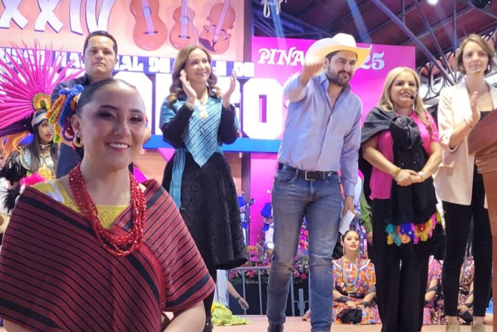 Agustín Dorantes destaca la unión familiar en la Cumbre del Huapango