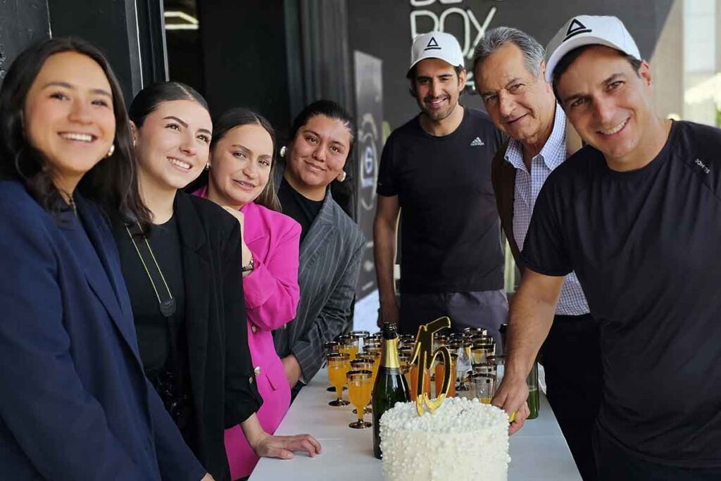 Anunciart, empresa queretana especializada en medios publicitarios tradicionales y digitales, celebró su 15 aniversario