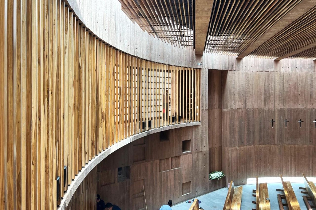 El milagro que se vistió de madera: capilla de concreto en Veracruz