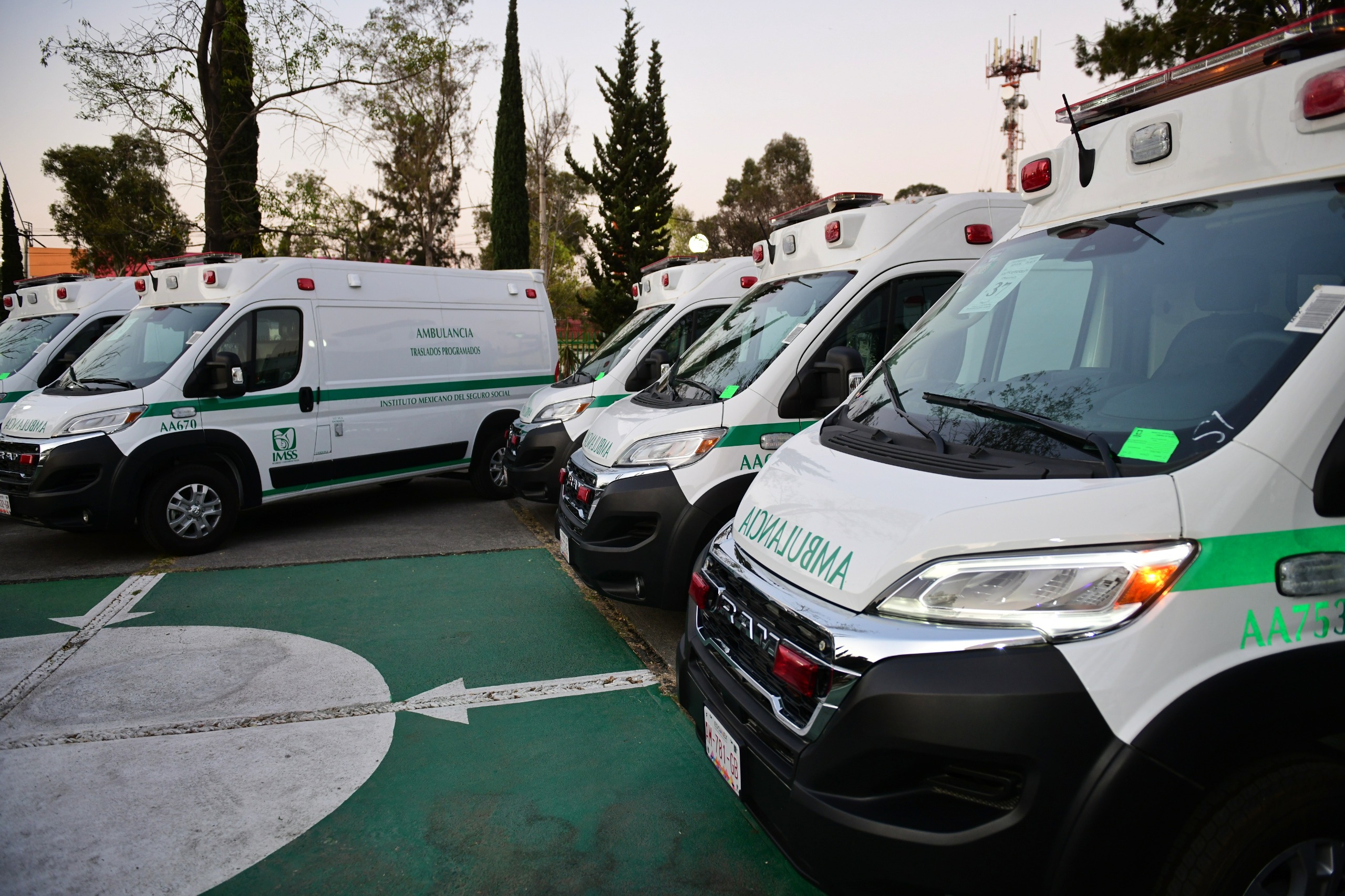 Las 30 ambulancias de traslado programado reforzarán el servicio en la Zona Oriente del Estado de México.
