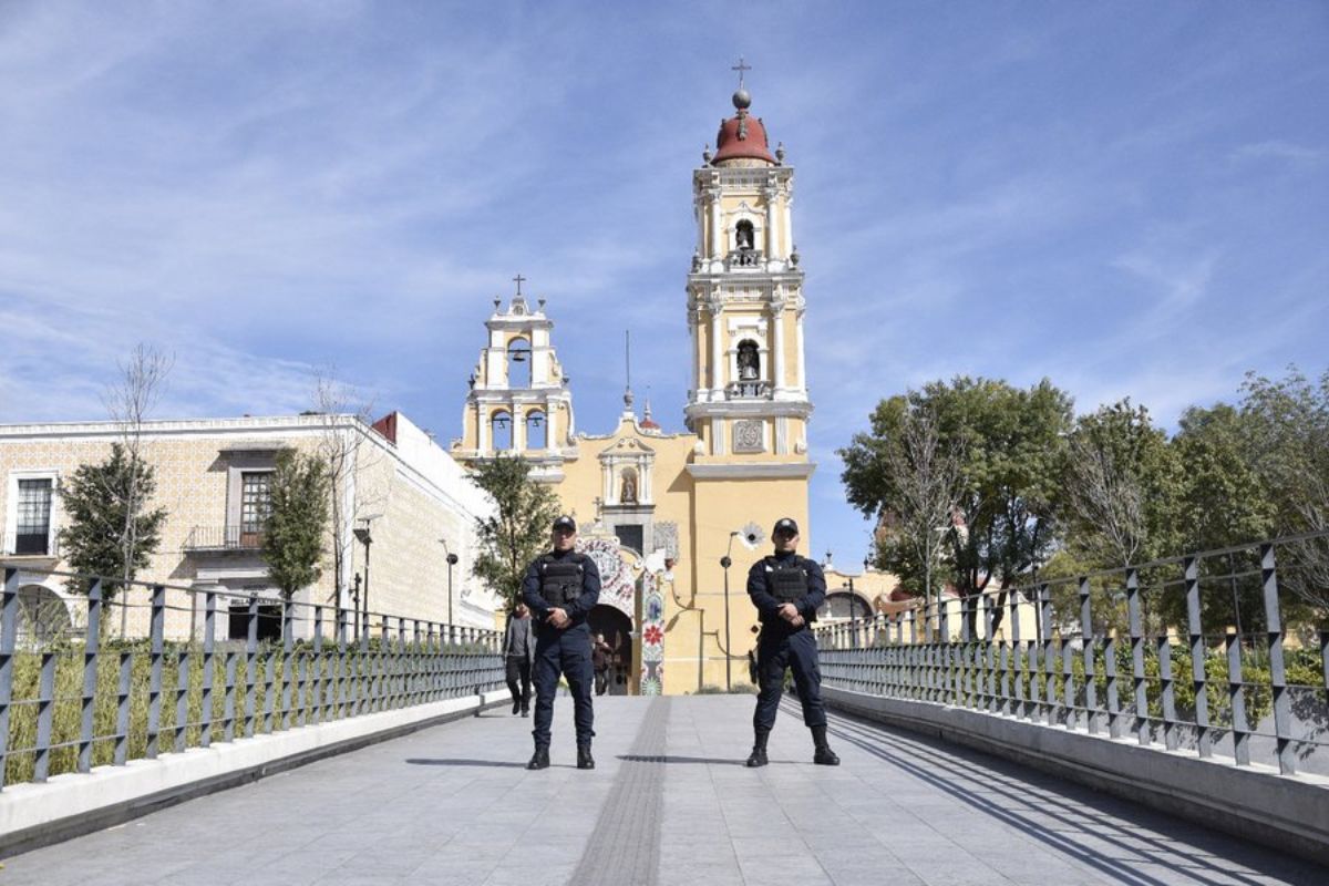 Más de 1,500 policías se encargan de proteger a la ciudadanía durante las vacaciones de Semana Santa.