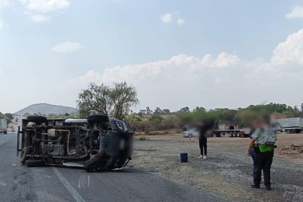 Intenso choque congestiona autopista México Querétaro 1
