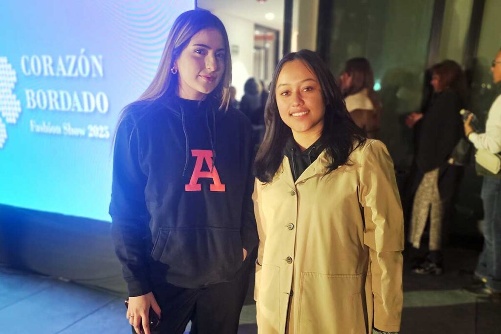 Estudiantes de Diseño de Modas de la Universidad Anáhuac Querétaro participaron en la pasarela Corazón Bordado