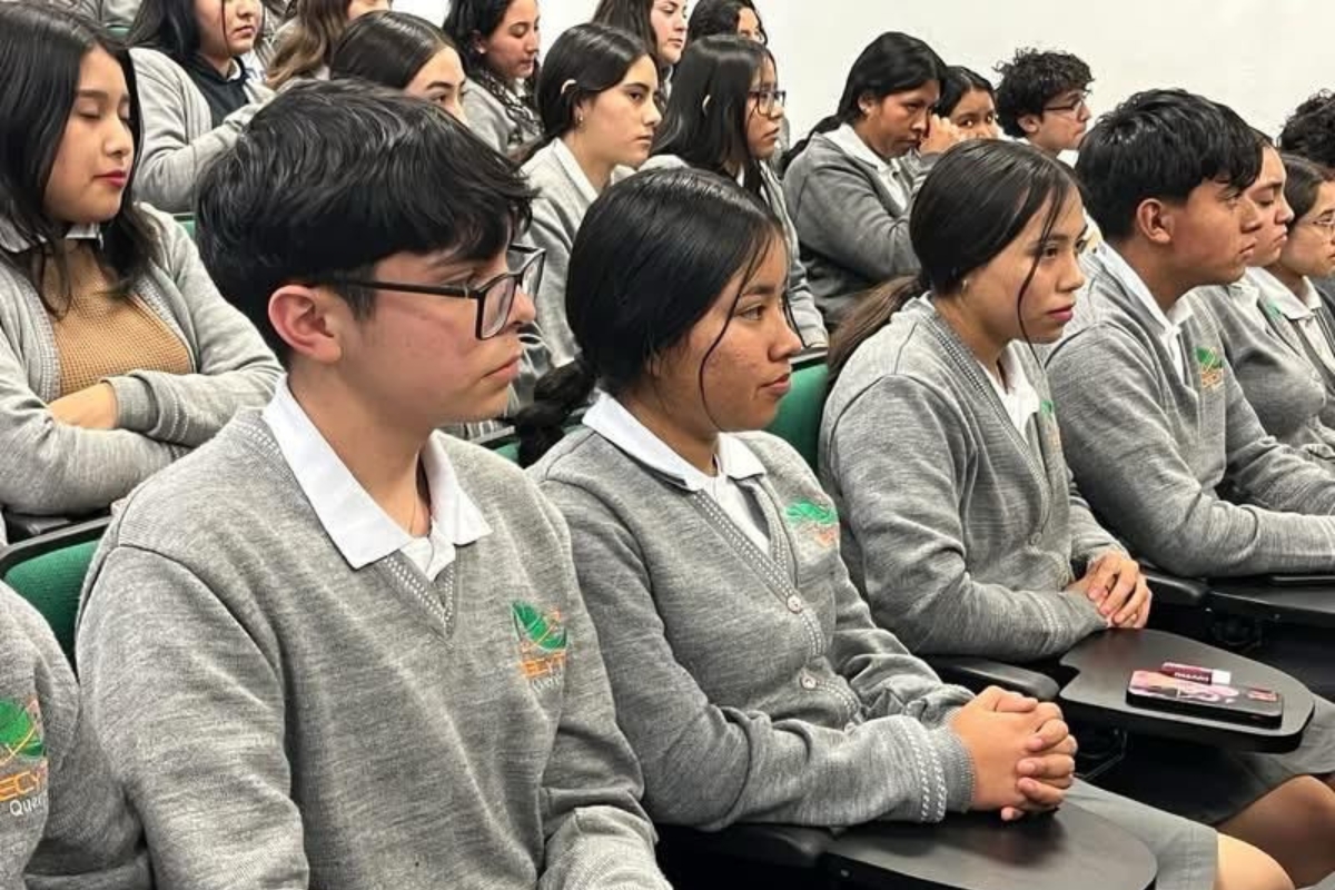 Bachillerato Incluyente en la Universidad Politécnica de Santa Rosa Jáuregui