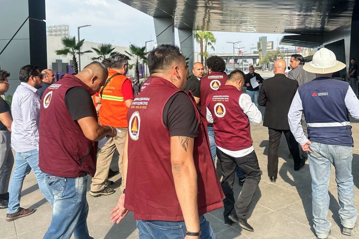 Protección Civil Estatal participó en el operativo para verificar condiciones de riesgo y seguridad del establecimiento. Foto: Especial