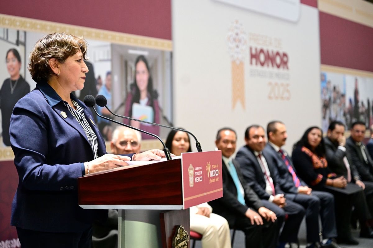 La Gobernadora reafirma el compromiso de su administración con la educación pública.