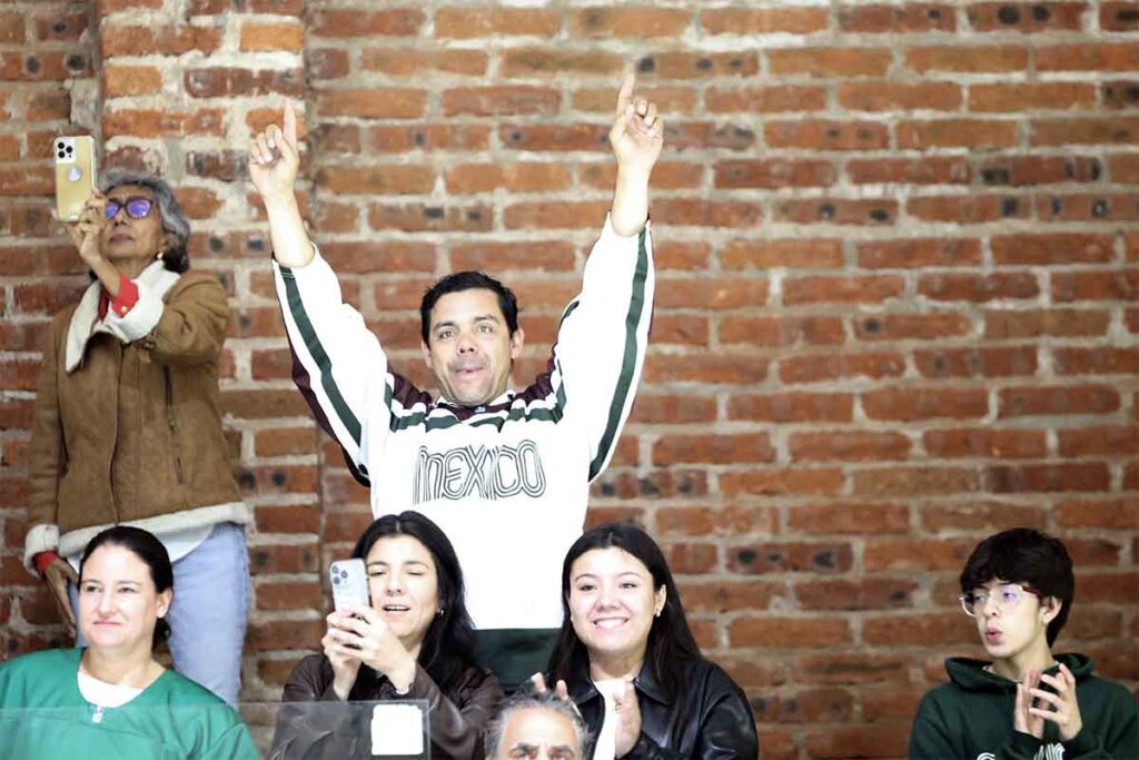 México gana el oro en el Mundial de Hockey sobre hielo División III que se llevó a cabo en el Lakeside Icepark
