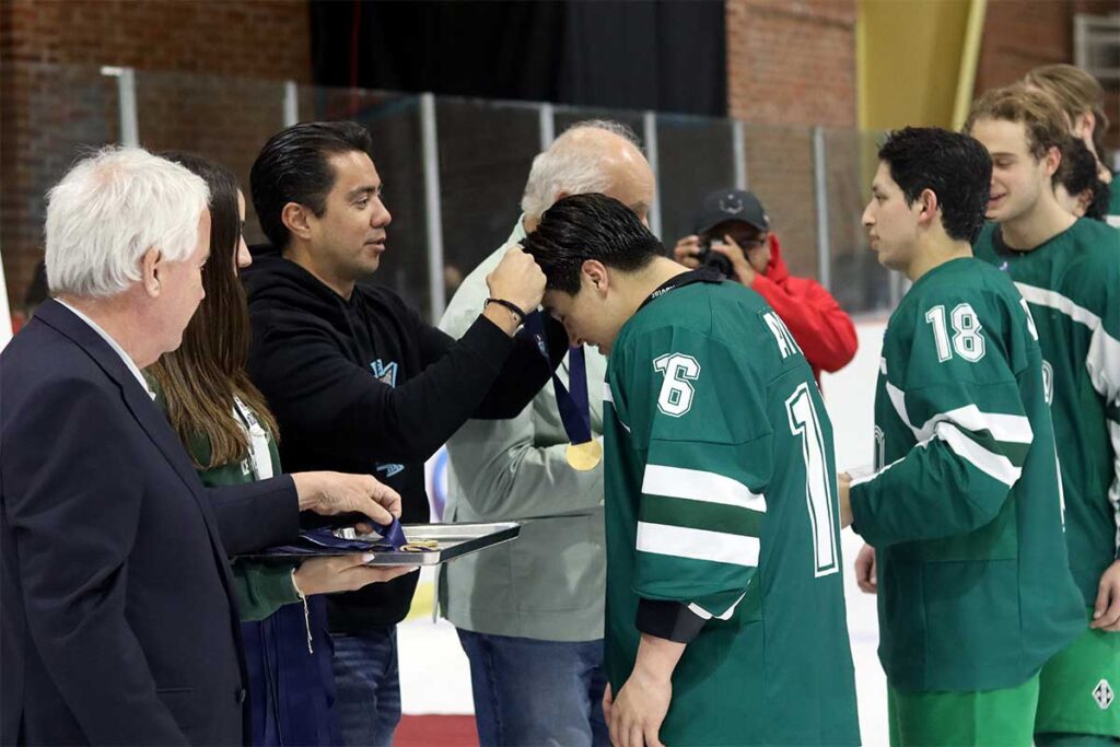 México gana el oro en el Mundial de Hockey sobre hielo División III que se llevó a cabo en el Lakeside Icepark