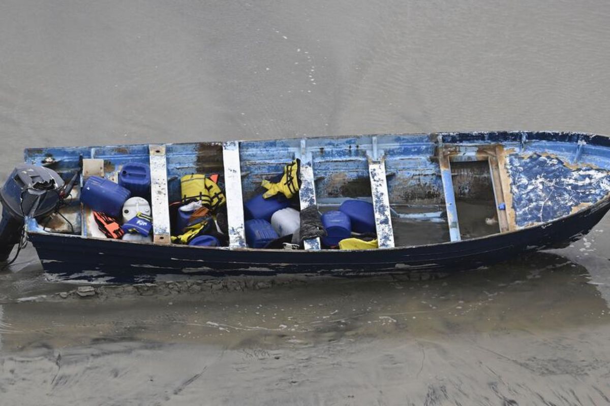 La tragedia recuerda los riesgos extremos que enfrentan migrantes al cruzar por rutas marítimas clandestinas.
