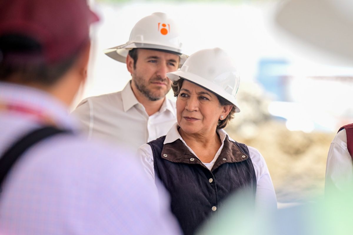 La gobernadora Delfina Gómez supervisa la obra en la Estación 4 del Mexicable en Naucalpan. Foto: Especial