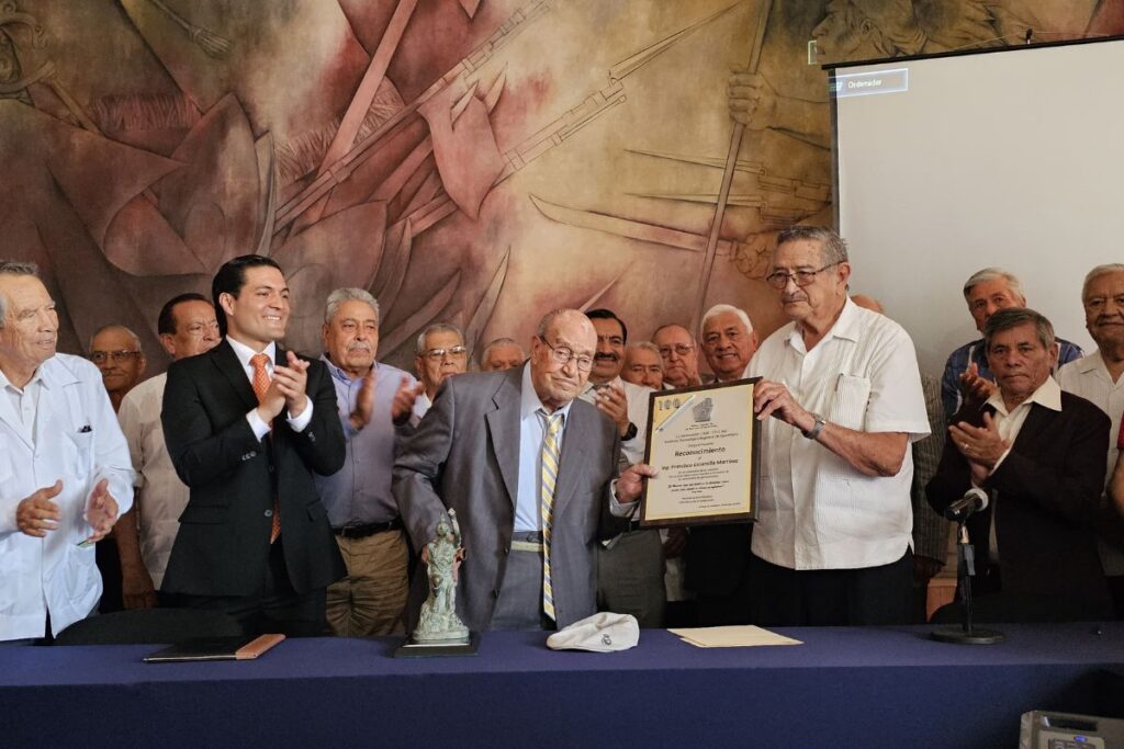 Reconocen al ingeniero Francisco Escamilla Martínez 2