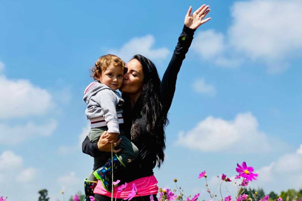 Personalidades nos comparten el significado de su rol en el día de las madres