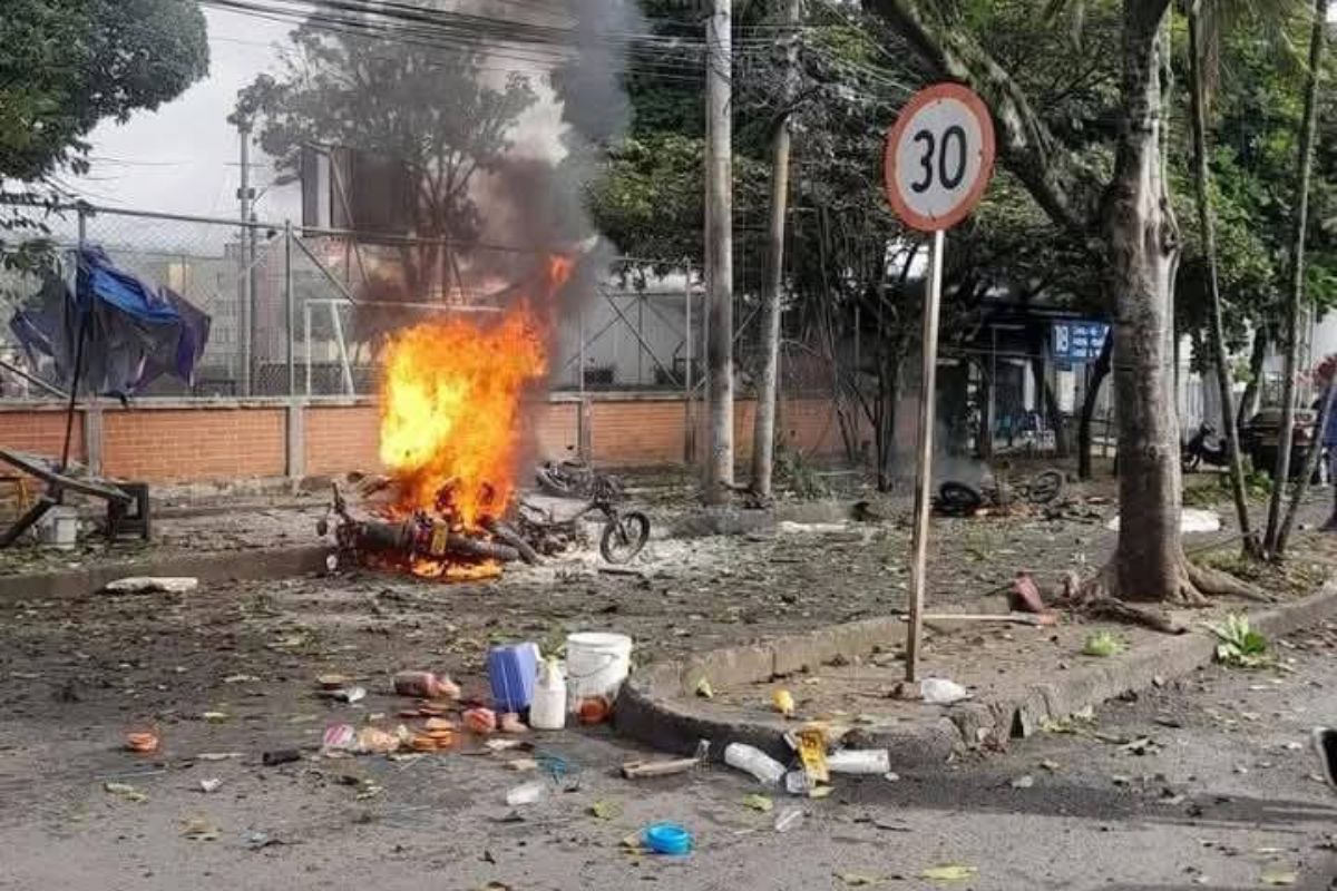 Explosivos fueron lanzados en distintas zonas, dejando heridos y caos. Foto: Especial