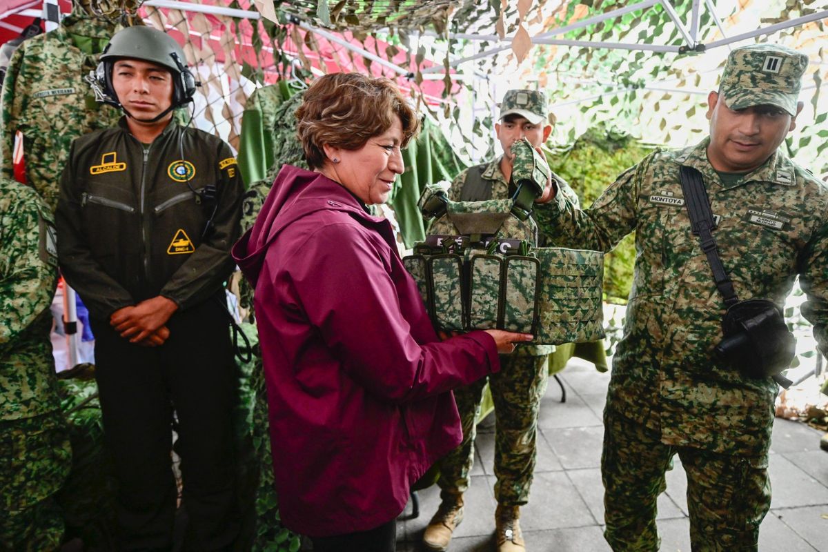 Delfina Gómez encabeza el arranque del programa Canje de Armas 2025 en Tlalnepantla. Foto: Especial