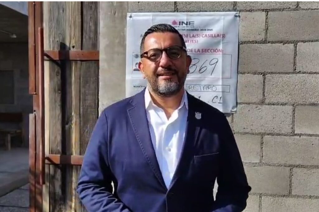 Carlos Alcaraz participa en elección judicial