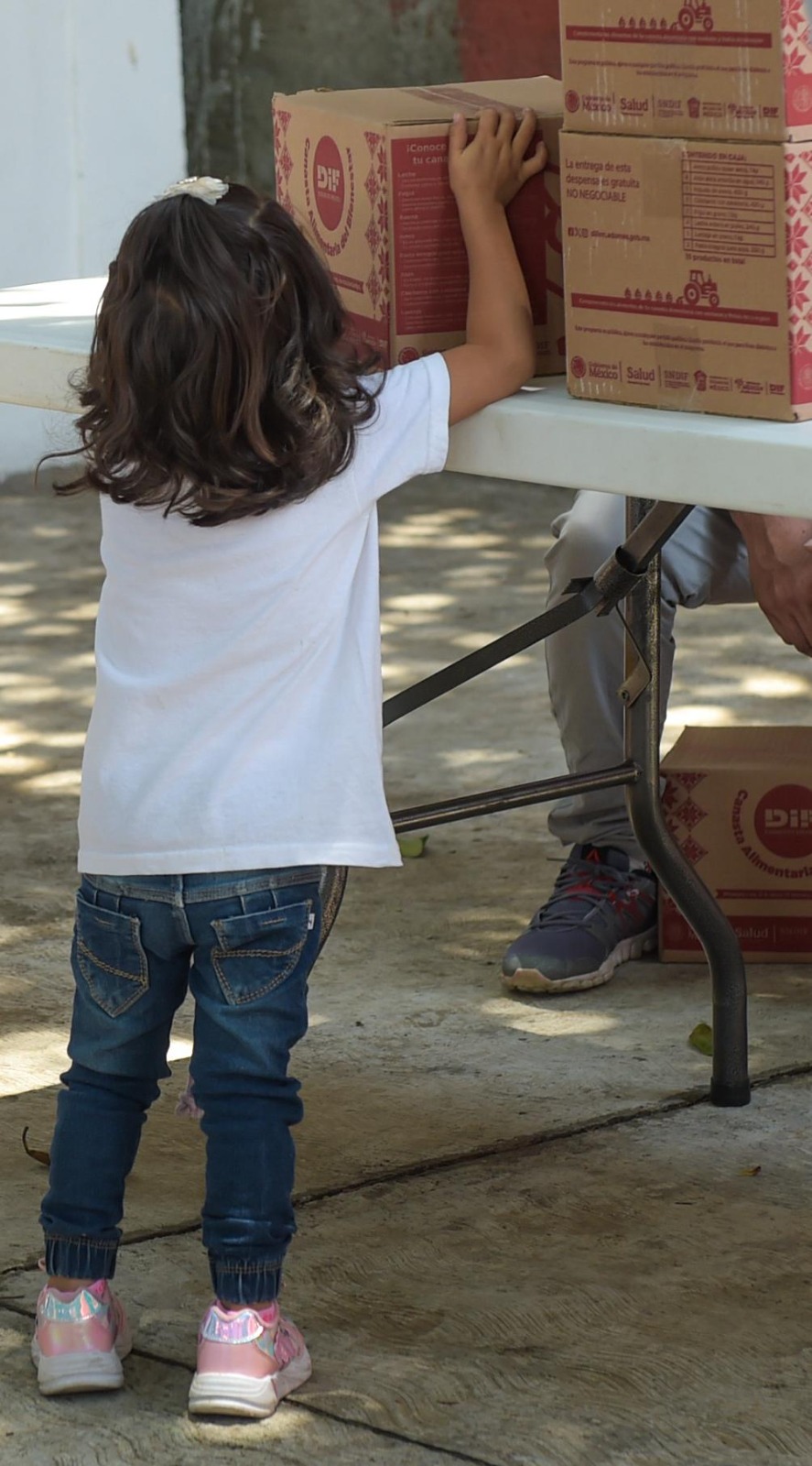 Niñas y niños de 52 municipios reciben apoyo contra la desnutrición. Foto: Especial