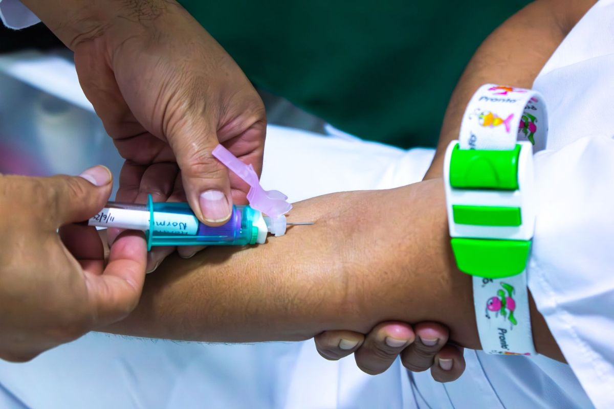 Donar sangre es un acto de amor que puede salvar hasta tres vidas. Foto: Especial